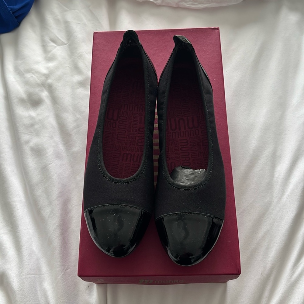 Munro Black Fabric/ Patent Shoes